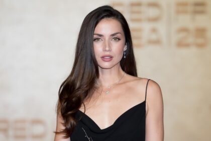 Ana de Armas fala sobre amizade com Keanu Reeves Ana de Armas at the Red Sea Film Festival
