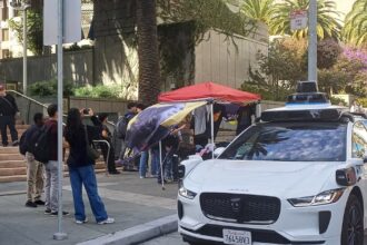 Waymo suspende carros autônomos em São Francisco após apagão causar caos no trânsito