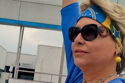 Ex de Bolsonaro se posiciona sobre crise entre seus filhos e Michelle