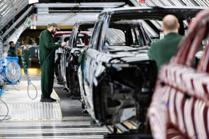 Reino Unido enfrenta risco de recessão após queda do PIB