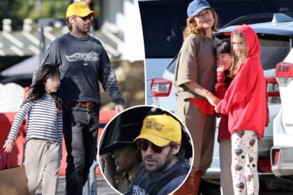 Ryan Gosling e Eva Mendes aparecem em passeio familiar em Montecito Ryan Gosling e Eva Mendes surgem para um raro passeio em família com seus filhos em Montecito
| cinetotal.com.br