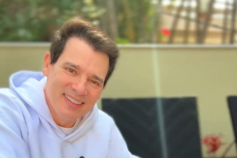 Celso Portiolli encontra nova forma de ganhar milhões além do SBT Celso Portiolli arranjou outra maneira de ganhar milhões além do trabalho no SBT