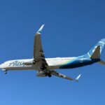 Passageiro tenta abrir porta de avião: "Vamos morrer" Pasażer próbował otworzyć drzwi samolotu. "Wszyscy zginiemy"