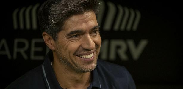 Leila enfrenta desafio com Abel e técnico busca resultados Abel Ferreira, técnico do Palmeiras, durante partida contra o Atlético-MG, na Arena MRV