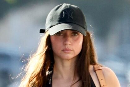 Ana de Armas Dons New York Yankees Hat for Weekend Workout | Ana de Armas | Celebrity News and Gossip | Entertainment, Photos and Videos