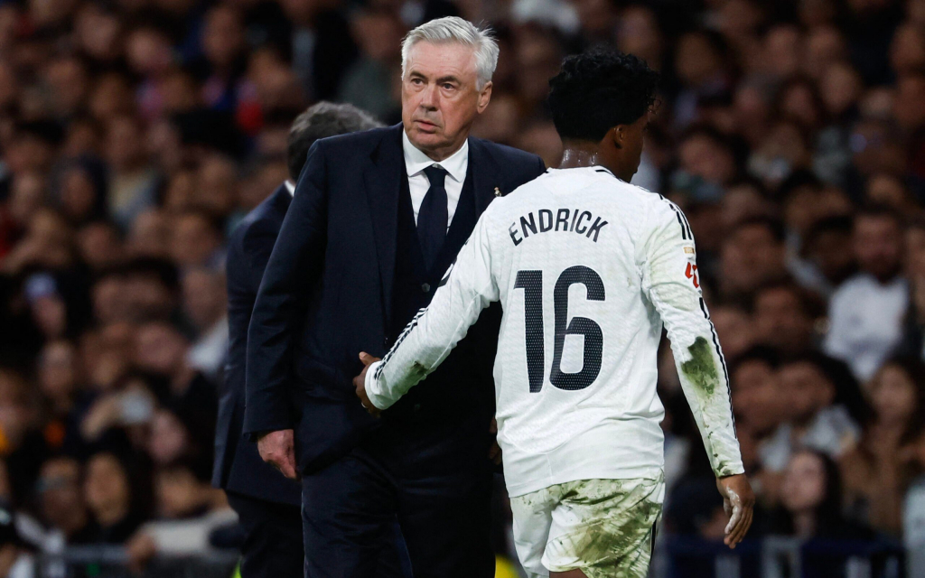 Endrick chega à França e quebra recorde no Lyon antes da estreia Endrick desembarca na França e bate recorde em rede social do Lyon antes de estrear