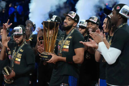 Karl-Anthony Towns doa ganhos da NBA para fundação na República Dominicana Download app from appStore