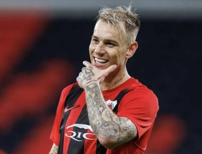 Roger Guedes renova contrato com Al Rayyan até 2027 Após sondagens de Grêmio e Flamengo, Roger Guedes tem contrato renovado até 2027 no Al Rayyan