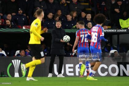 Oliver Glasner comenta sobre estar 'psicologicamente pronto' para duelo com Leeds Oliver Glasner talks about being ‘psychologically ready’ for the
battle with Leeds