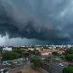 Ciclone provoca temporais; entenda os horários de risco Ciclone deve gerar temporais nesta segunda (8); veja os horários mais perigosos