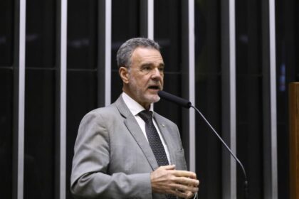 Comissão analisa desafios de estudantes no Fies Discussão e votação de propostas legislativas. Dep. Daniel Almeida (PCDOB-BA)