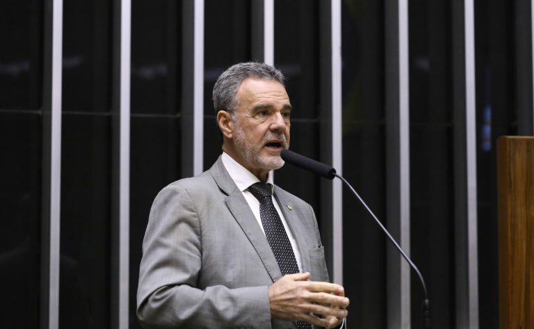 Comissão analisa desafios de estudantes no Fies Discussão e votação de propostas legislativas. Dep. Daniel Almeida (PCDOB-BA)