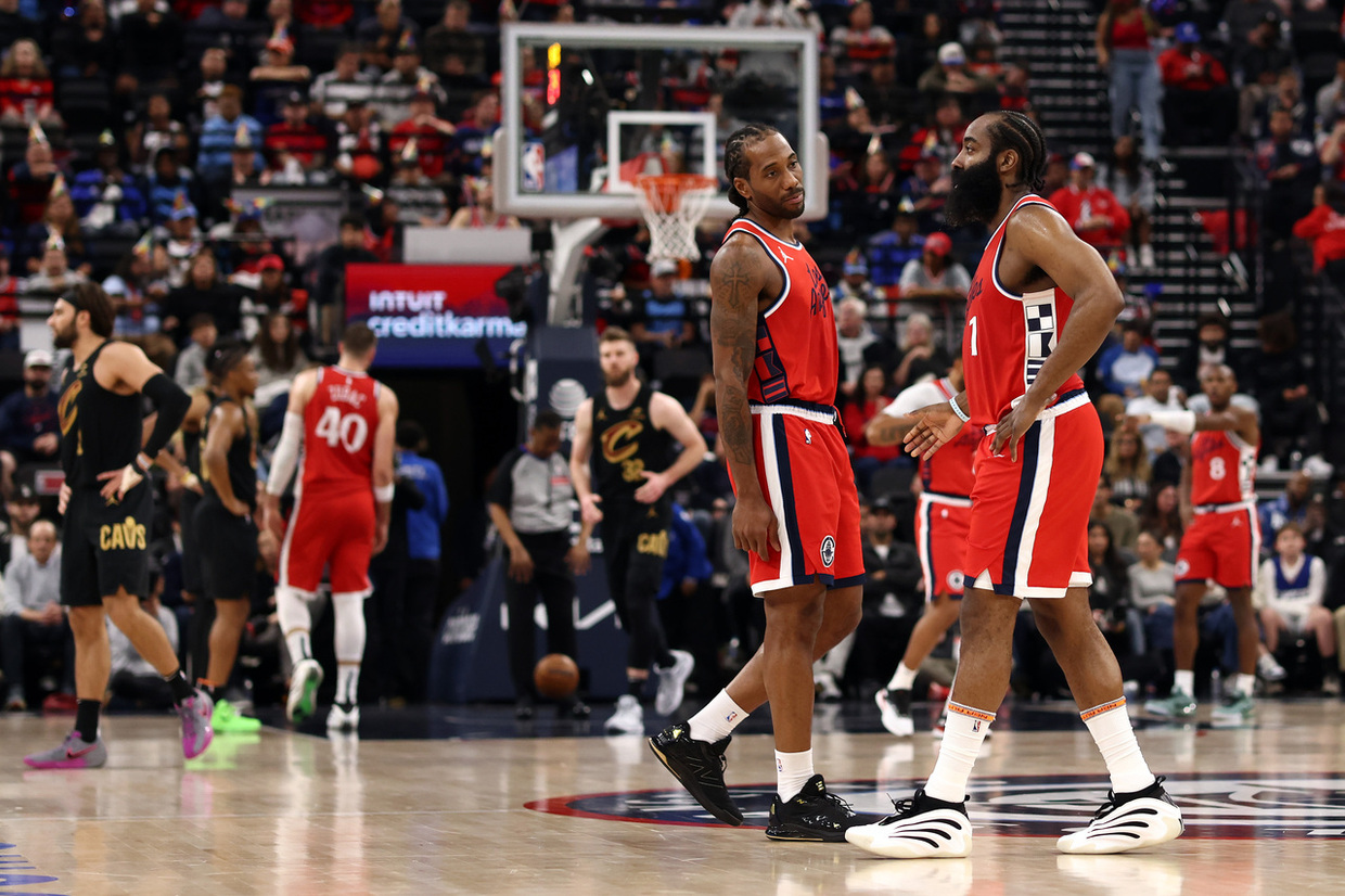 Clippers em crise impulsiona o Thunder rumo à potência Desastre dos Clippers alimenta o Thunder, que pode se tornar uma superpotência