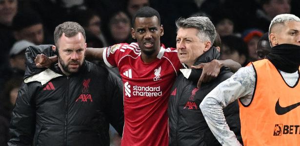 Alexander Isak, contratado por quase R$ 1 bilhão, não tem prazo para voltar a atuar