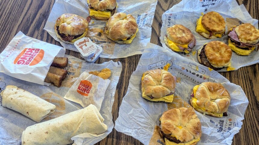 Ranking dos itens de café da manhã do Burger King Every Burger King Breakfast Item, Ranked From Worst To Best