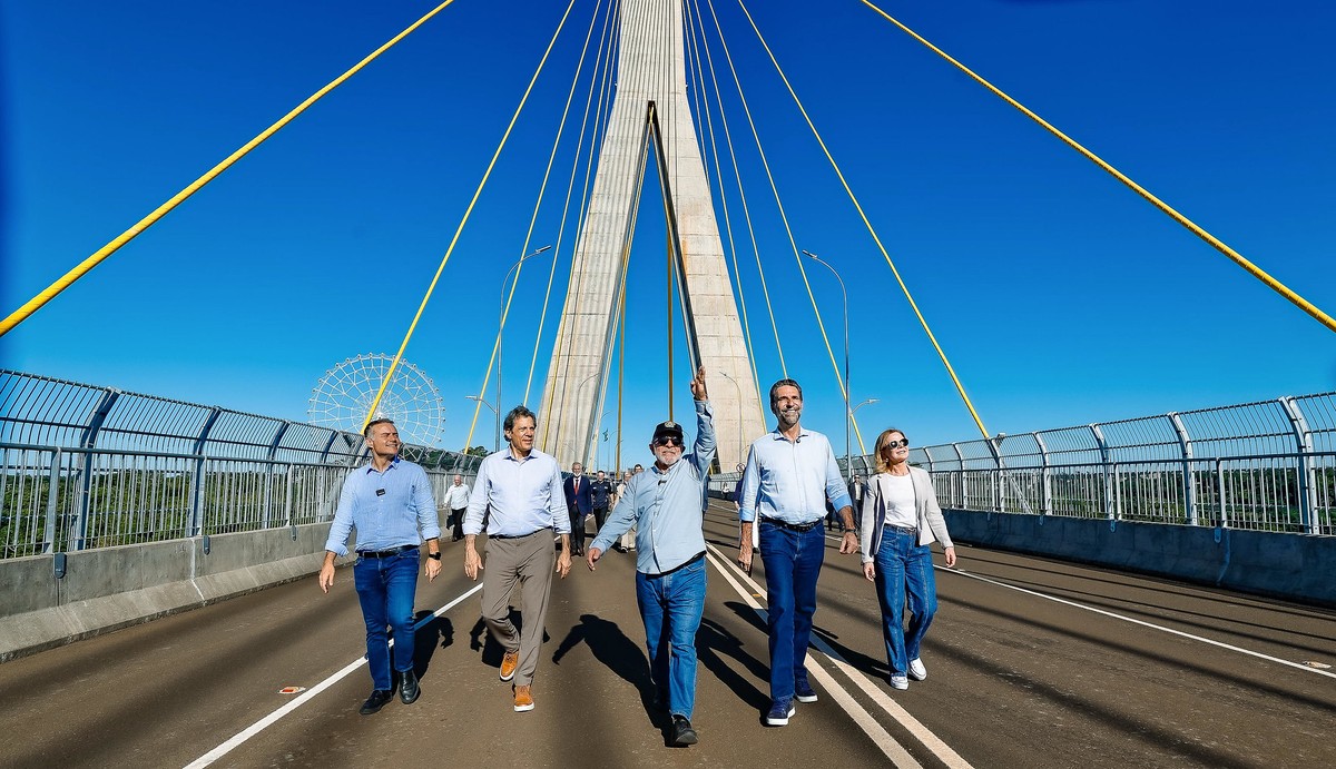Lula manda indireta aos EUA e se irrita com falhas em inauguração de ponte entre Brasil e Paraguai | Política