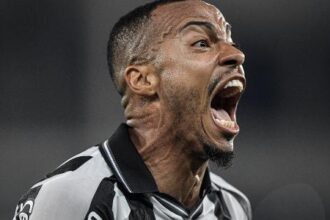 Marlon Freitas, do Botafogo, virou alvo do Palmeiras para a temporada de 2026