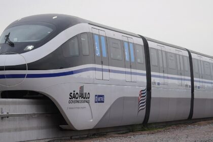 Metrô de São Paulo recebe metade dos trens da linha do aeroporto Metrô de São Paulo já recebeu metade dos trens para a linha do Aeroporto de Congonhas