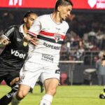 São Paulo e Botafogo em negociações de troca para 2026 Pablo Maia em ação durante São Paulo x Botafogo, confronto do Brasileirão