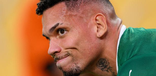 Paulinho seguirá como desfalque no início de 2026