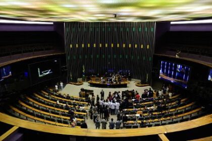Câmara aprova novas regras para devedores contumazes Plenário da Câmara dos Deputados