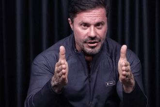 Cariani é réu por crimes de associação para o tráfico de drogas, tráfico de drogas e lavagem