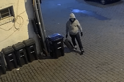 Nome de mulher inocente ligado a bombas de janeiro de 6 How an innocent woman's name was tied to the Jan. 6 pipe bombs