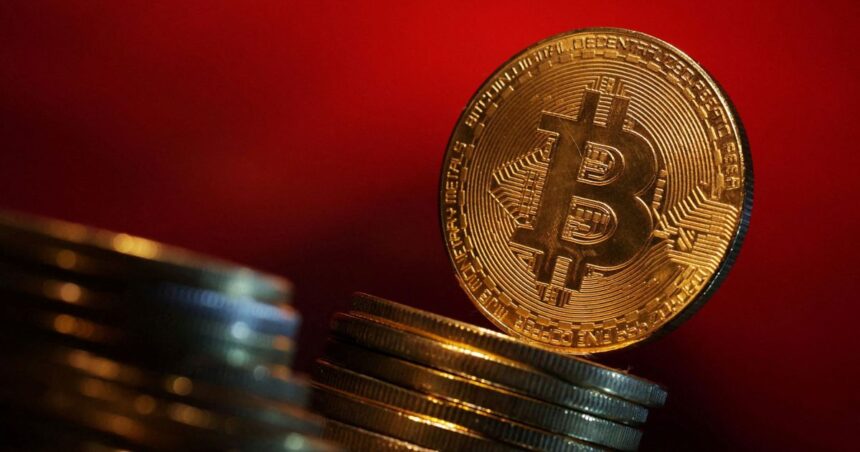 Bitcoin cai, com baixa liquidez na véspera do Natal