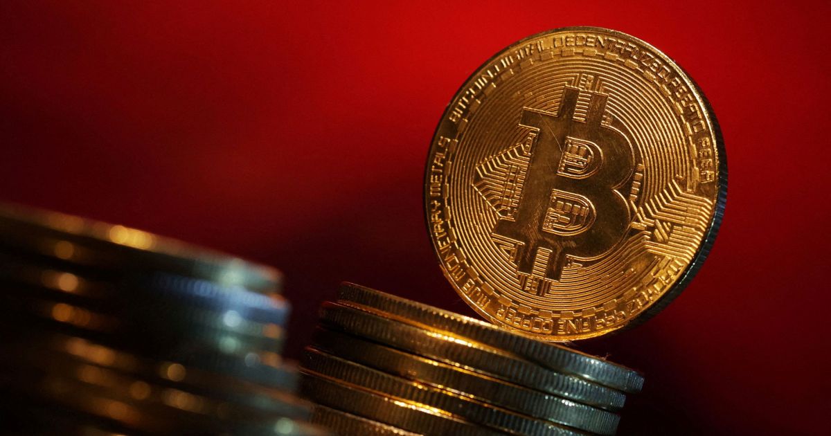 Bitcoin cai, com baixa liquidez na véspera do Natal
