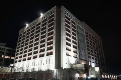 Maduro al Metropolitan Detention Center: quali altri detenuti "famosi" sono passati dall'MDC