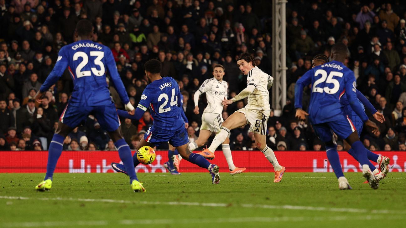 'Sem técnico' e com um a menos, Chelsea perde para o Fulham e agrava crise na Premier League