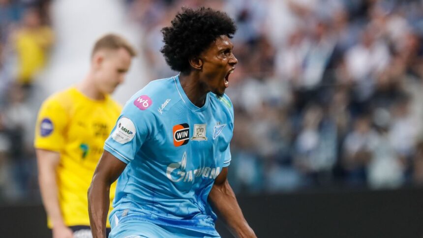 Atlético-MG anuncia a contratação do atacante Mateo Cassierra Atlético-MG confirma contratação de colombiano Mateo Cassierra