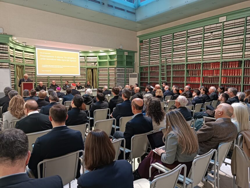 Resumo do encontro sobre Benedetto XVI: fotos e vídeos disponíveis Presentazione Atti Convegno su Benedetto XVI – resoconto, foto e video » Diocesi Ventimiglia – Sanremo