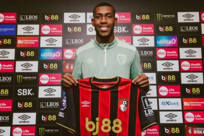 De onde surgiu o dinheiro do Bournemouth, que pagou quase R$ 220 milhões para tirar Rayan do Vasco