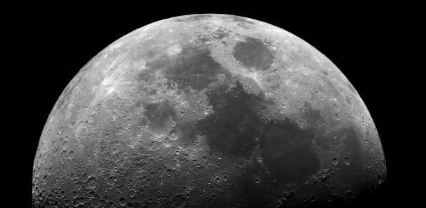 Fase da Lua hoje: calendário lunar de janeiro de 2026 Imagem da superfície da Lua captada por um telescópio na Terra
