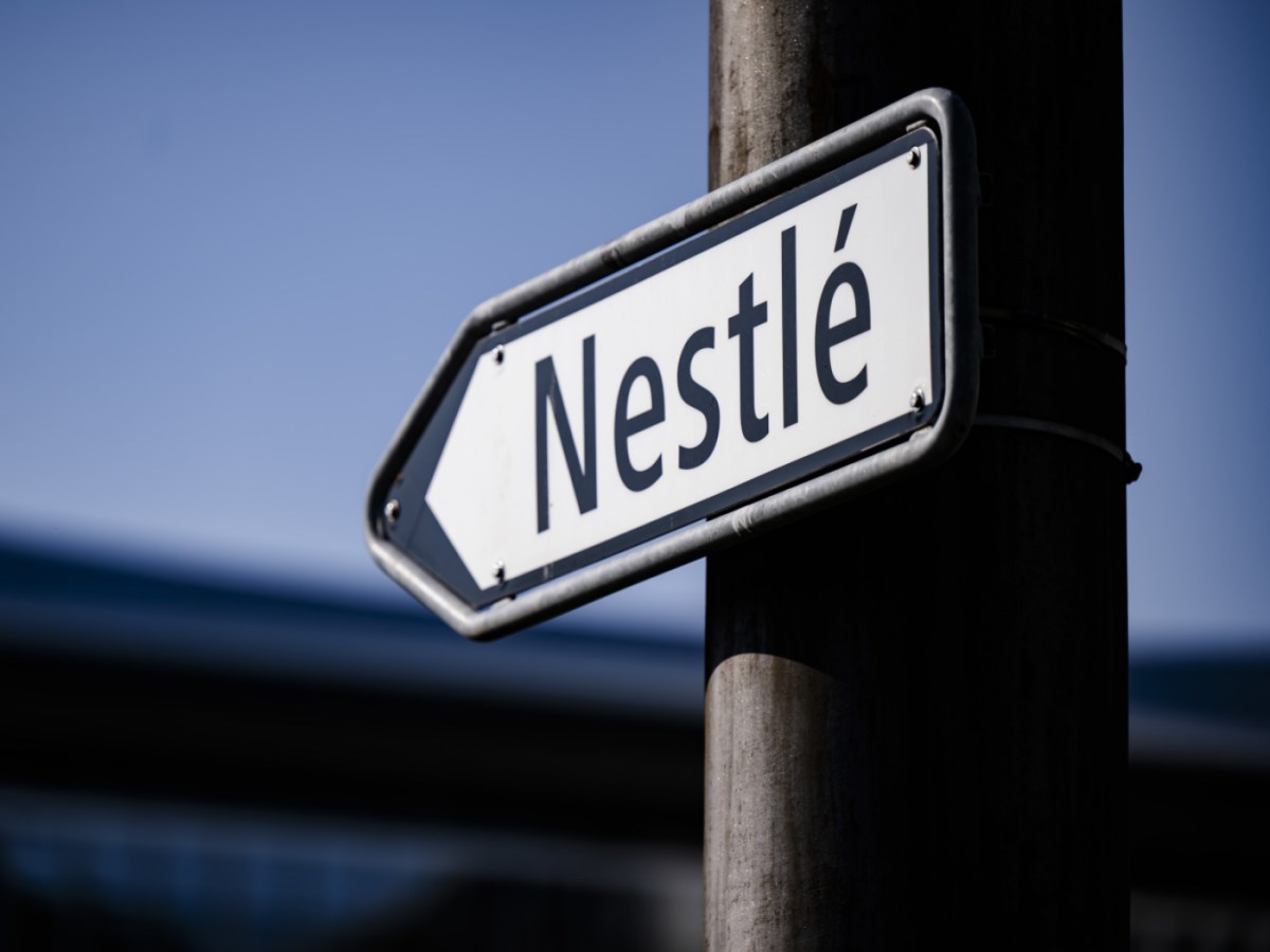 Nestlé sabia de fórmula infantil contaminada em novembro Nestlé knew of tainted baby formula in November