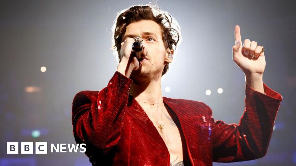 Harry Styles apoia pequenos locais de música com doação de turnê Harry Styles supporting small music venues with tour donation