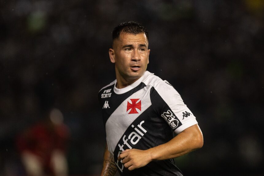 Jean David diz que pagou comissão por ida ao Vasco do próprio bolso; clube nega e abre investigação