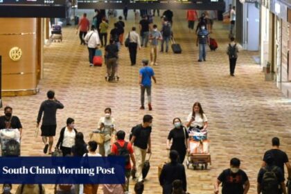 Singapura proíbe visitantes “indesejáveis” à medida que as regras de embarque das companhias aéreas entram em vigor