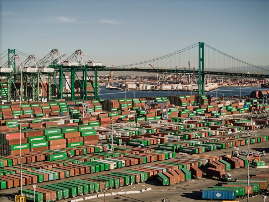 Déficit comercial dos EUA alcança US$ 56,8 bi em novembro