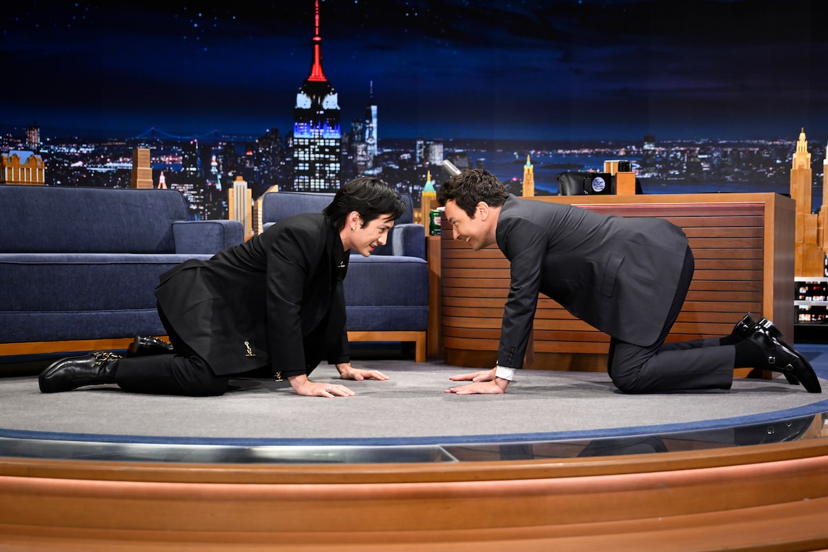 A rivalidade Heated Rivalry chega à TV com Hudson Williams no Fallon Heated Rivalry’s U.S. invasion expands with Hudson Williams’ late-night debut on Jimmy Fallon