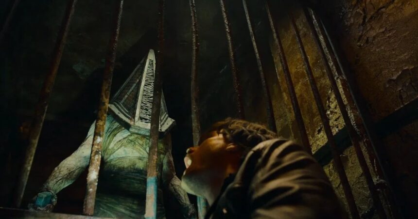 ‘Terror em Silent Hill: Regresso para o Inferno’ é adaptação sem alma que mal parece cinema