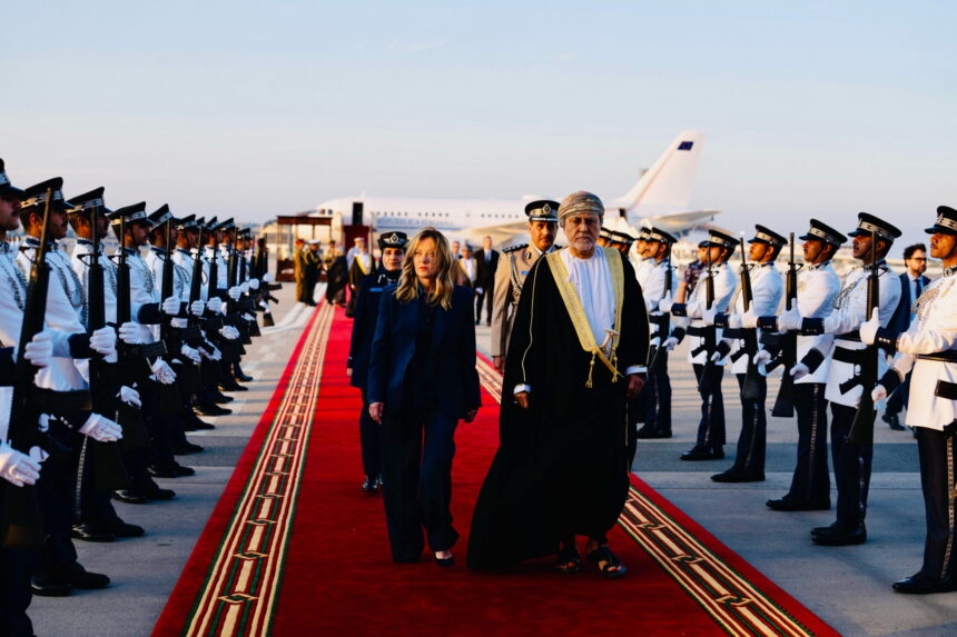 Muscat, Tokyo, Seul. La missione globale di Meloni secondo Pelanda