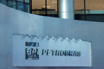 Impacto do corte na gasolina: ações sobem e inflação cai?