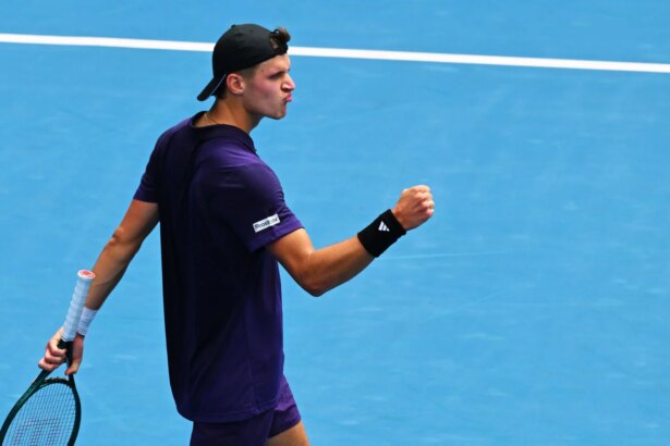 Unseeded Ethan Quinn to face rising star Jakub Mensik in third round