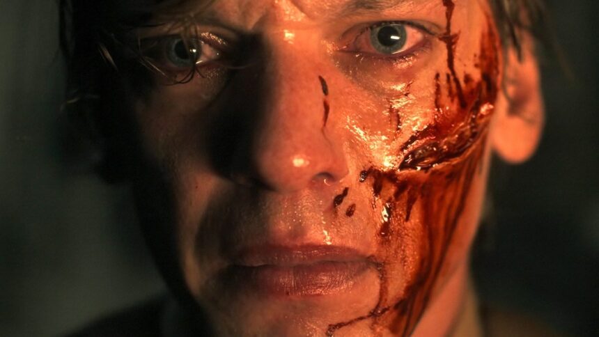 O Mind Flayer controla Vecna em Stranger Things? a young henry or vecna opening the briefcase he finds in stranger things 5 the finale