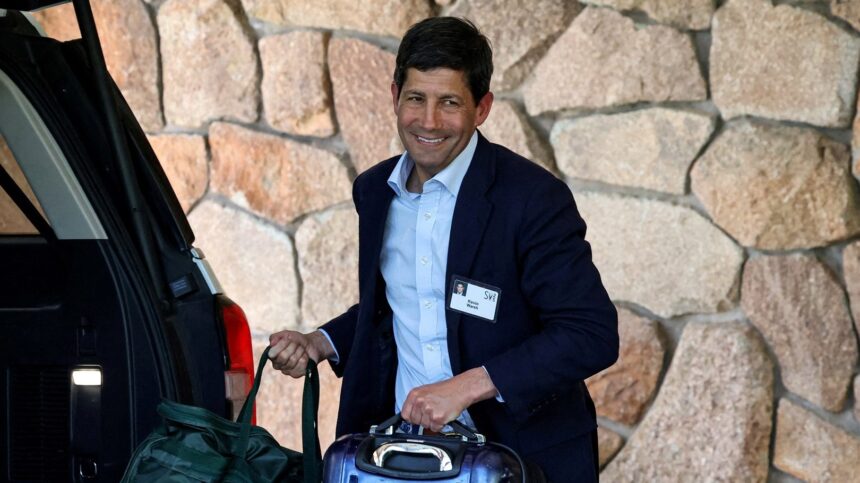 Trump anuncia Kevin Warsh como próximo presidente do Fed