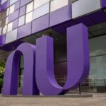 Nubank é seguro? Especialistas desmentem rumores sobre falência Fachada do prédio do Nubank