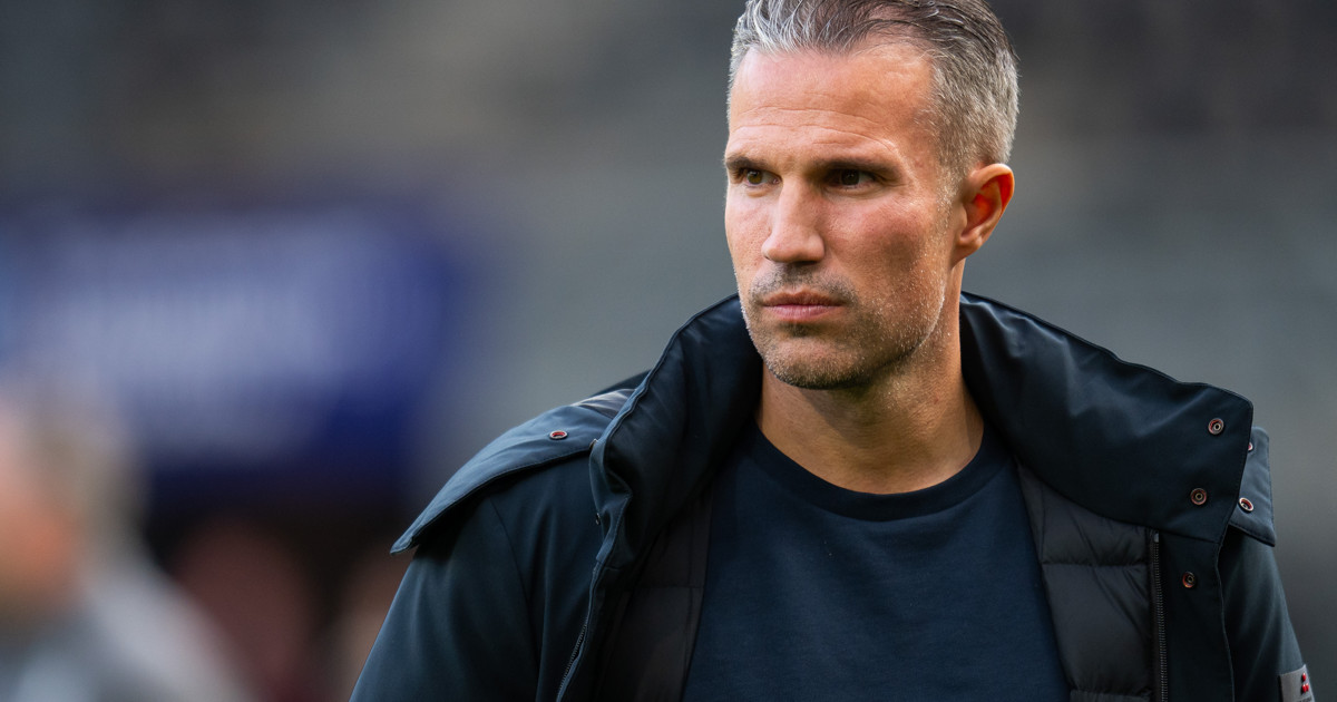 Liveblog • Van Persie maakt opvallende opstelling bekend voor duel tegen Spart...