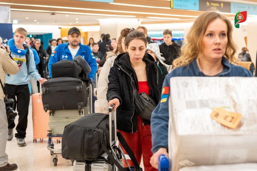 Exército acolhe refugiados ucranianos após destruição de centro